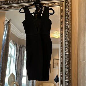 Sleek Black Bodycon Mini Dress with V-neck for Cocktail